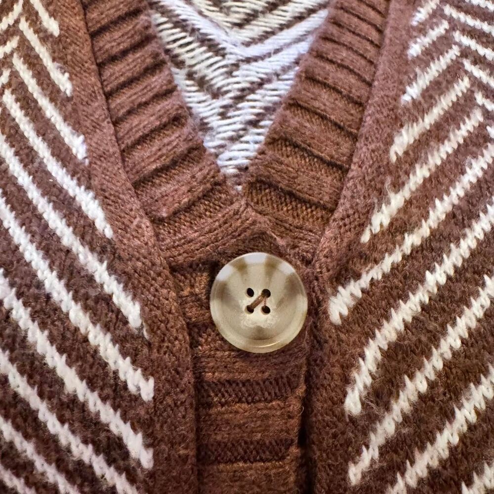 a.n.a. Women’s 1X Brown White Cardigan Sweater Soft Chevron Knit Button Front - Picture 7 of 8